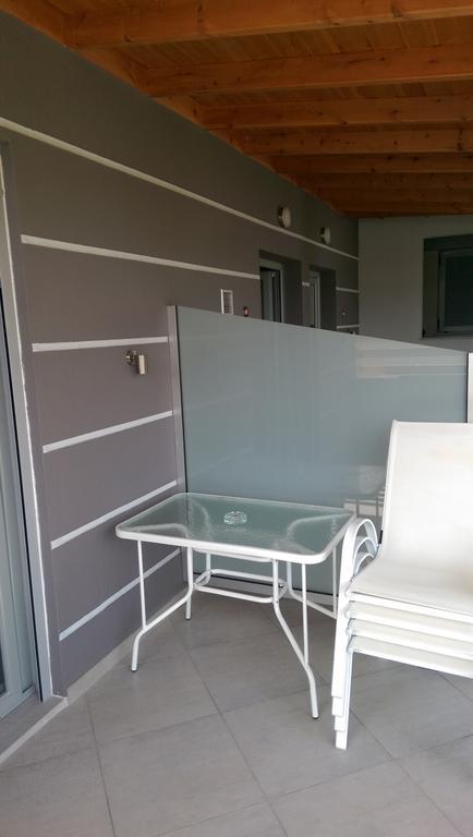Vrasná Aimilias Family Apartments מראה חיצוני תמונה