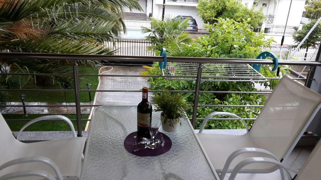 Vrasná Aimilias Family Apartments מראה חיצוני תמונה