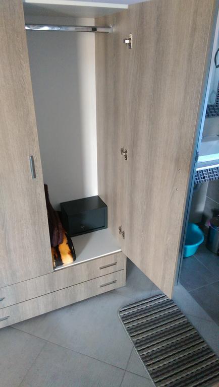 Vrasná Aimilias Family Apartments מראה חיצוני תמונה