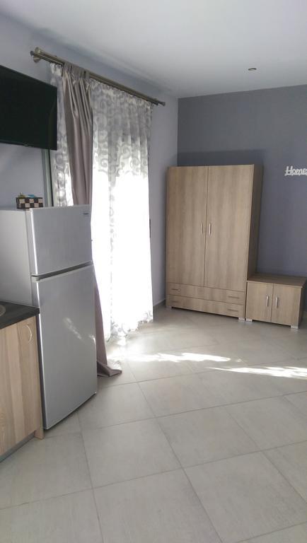 Vrasná Aimilias Family Apartments מראה חיצוני תמונה