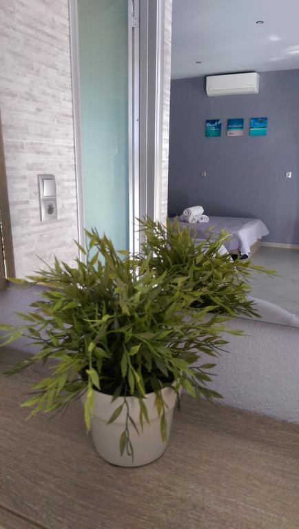 Vrasná Aimilias Family Apartments מראה חיצוני תמונה