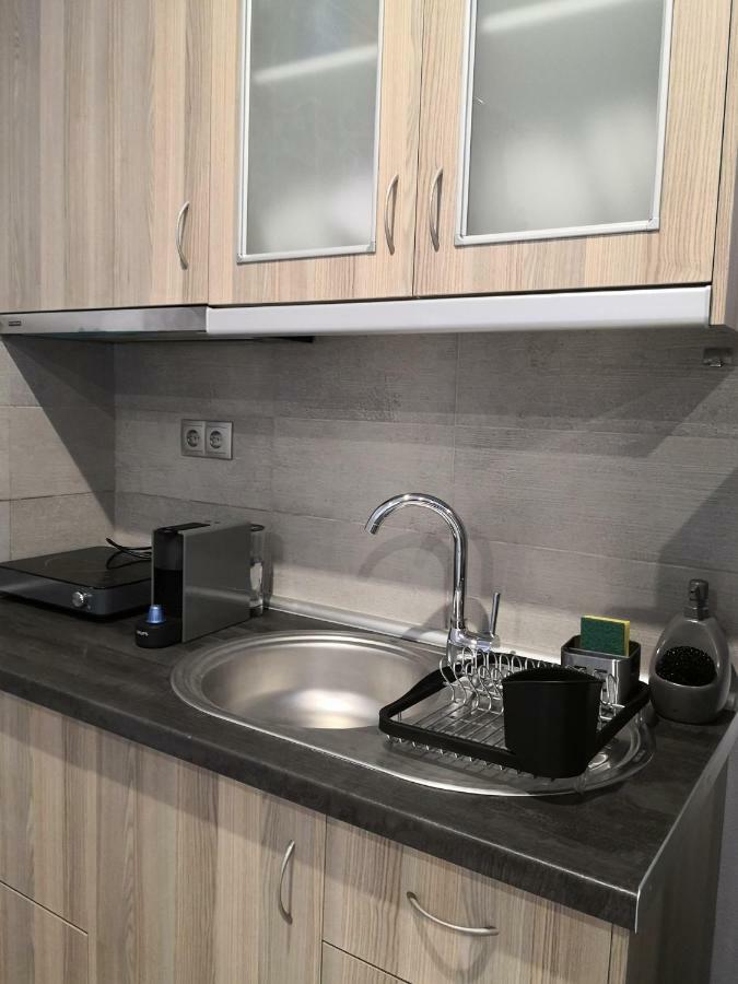 Vrasná Aimilias Family Apartments מראה חיצוני תמונה
