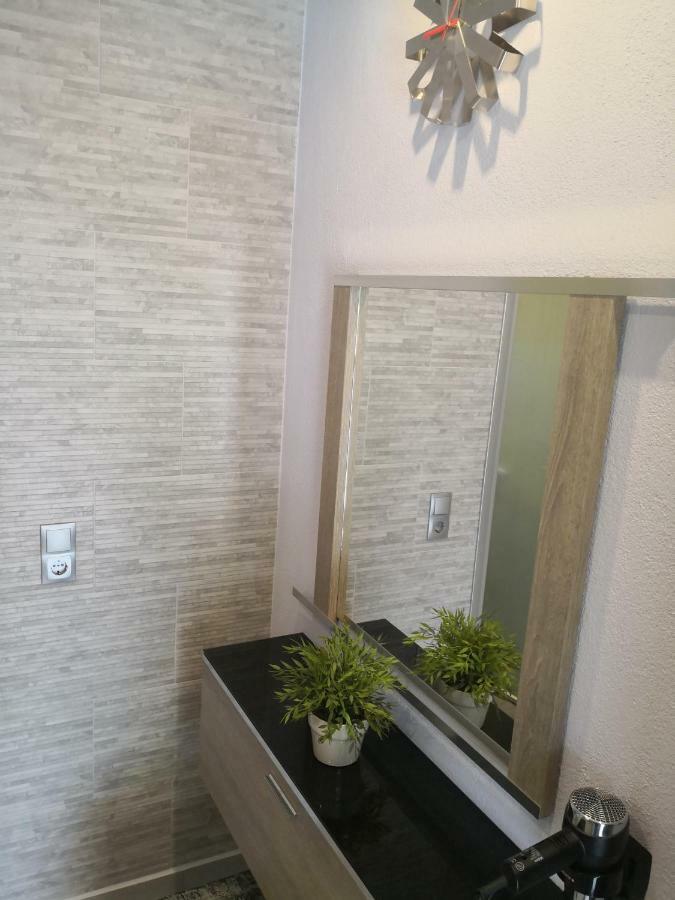Vrasná Aimilias Family Apartments מראה חיצוני תמונה